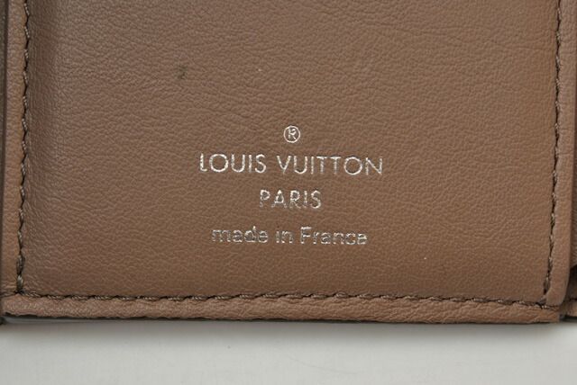 Louis Vuitton Wallet Louis Vuitton Portefeuille Capucines Compact Taurillon