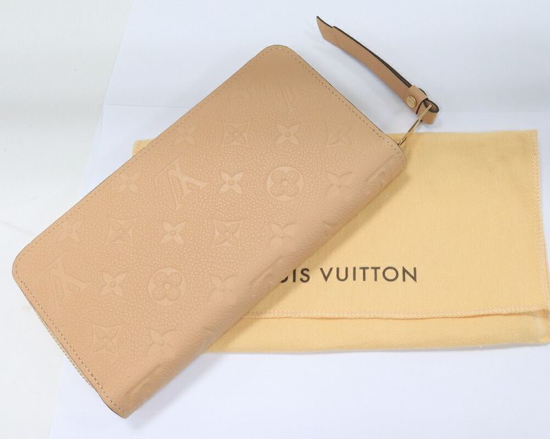 Louis Vuitton Round Zipper Long Wallet With Change Pocket Monogram Empreinte