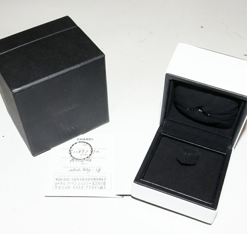 Chanel Ring 18K White Gold Diamond 18P (approx 034ct) Coco Crush Ring Mini