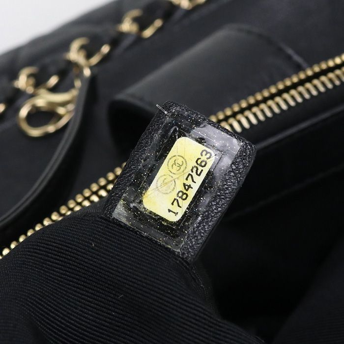 Chanel Chain Shoulder Bag Shoulder Bag Lambskin Ladies