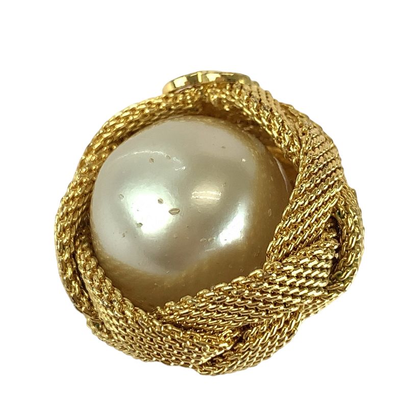 Chanel Pearl Coco Mark Gold White Metal/pearl Earrings 97 A Engraved Ladies