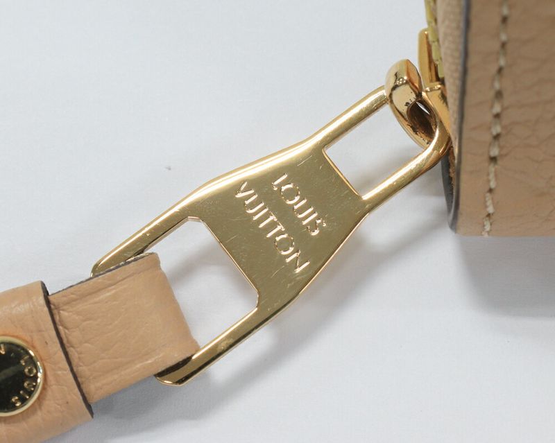 Louis Vuitton Round Zipper Long Wallet With Change Pocket Monogram Empreinte