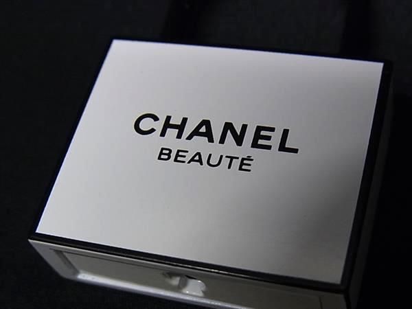 Chanel Coco Mark La Collection Cadenas Padlock Black And White Fp4721