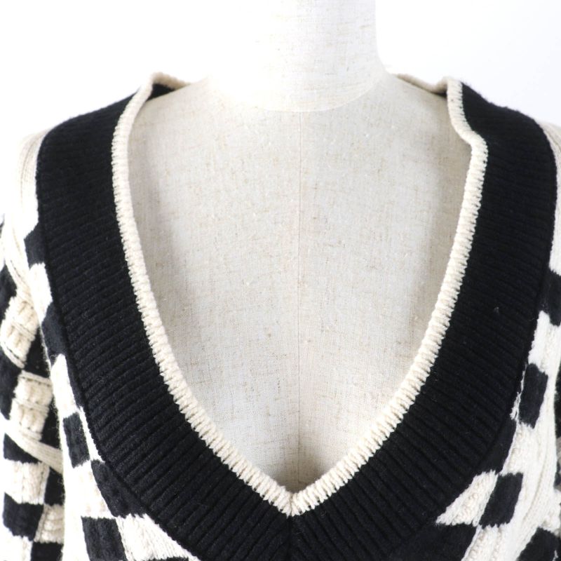 CHANEL P74123k10621 Cashmere Coco Mark Button Cable Knit Deep V-neck Long