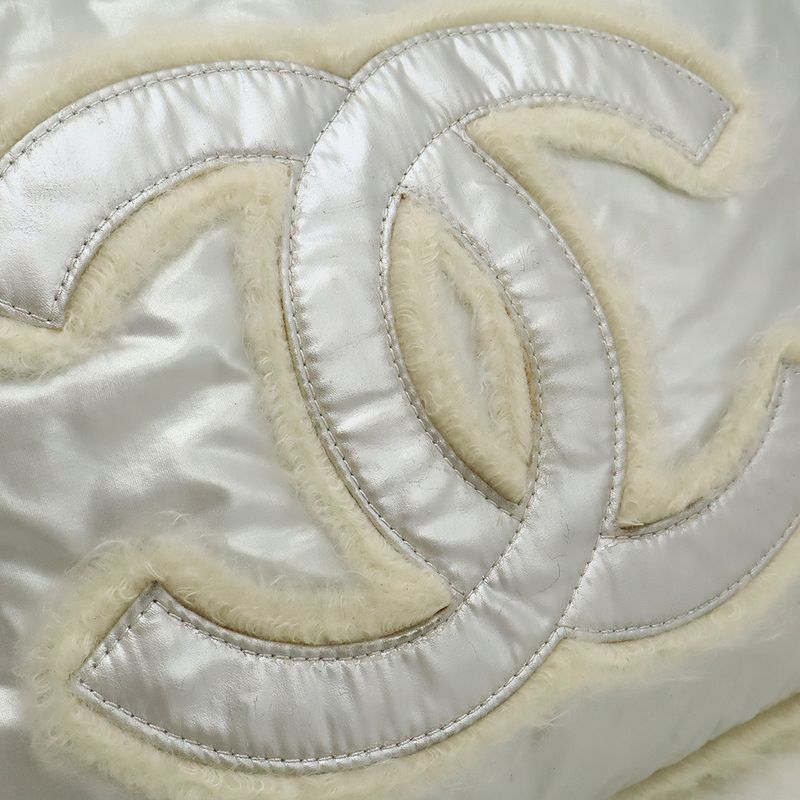 Chanel Coco Mark Fur Drawstring Chain Shoulder Bag Shoulder Nylon Fur Metallic