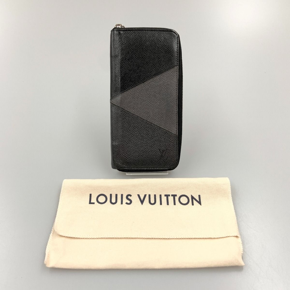 Louis Vuitton Taiga Zippy Wallet Vertical Round Zipper Long Wallet M30731