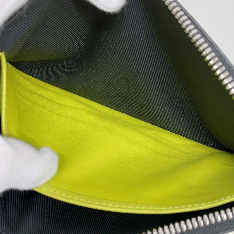 Louis Vuitton Pouch Taiga Llama Pochette Discovery PM M30281 Jeanne Men's