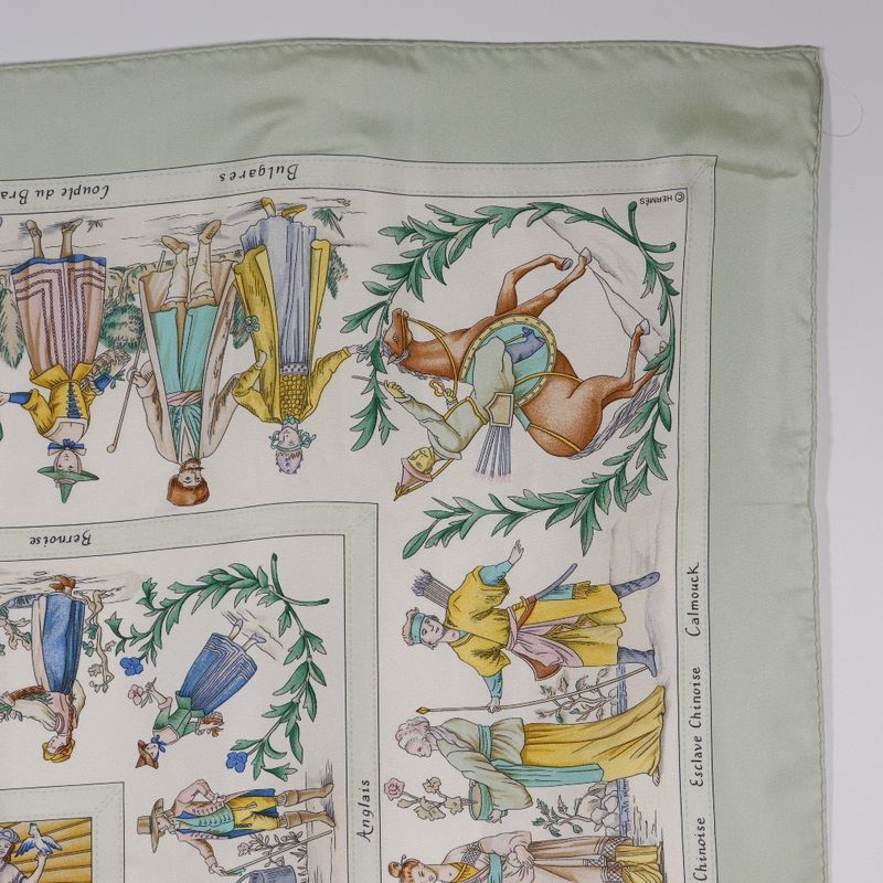 Hermes Carre 90 Costumes Civils Actuels Modern Civilian Attire Rare Light Green