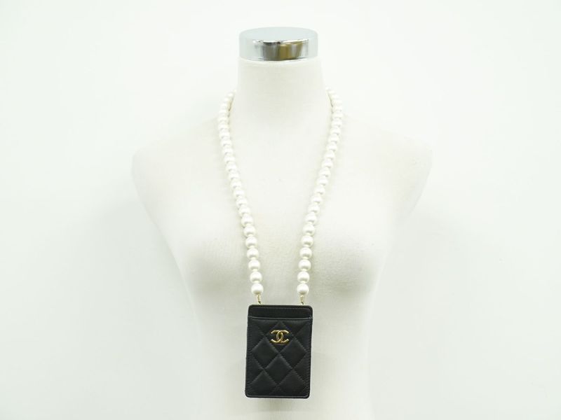 Authentic Chanel Coco Mark Matelasse Faux Pearl Chain Card Case Pass Case