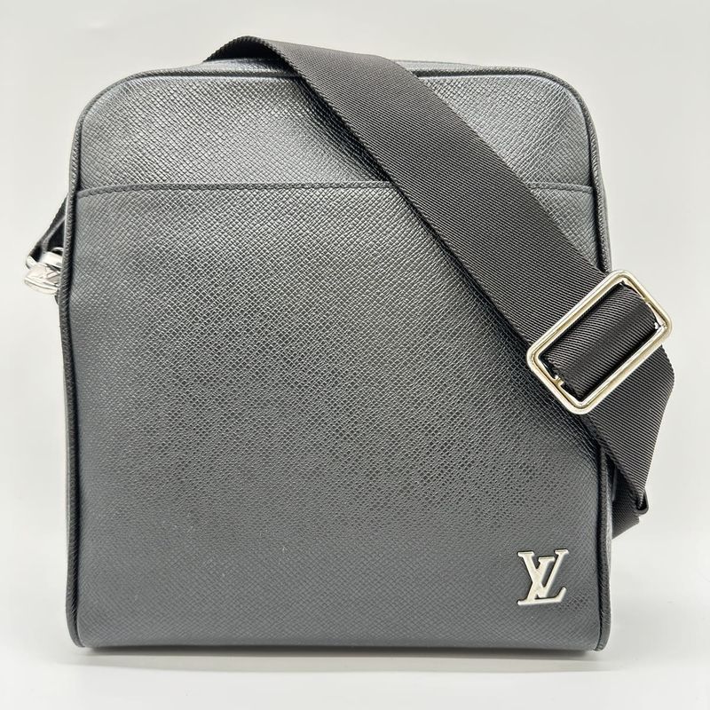 Louis Vuitton M30265 Messenger PPM Shoulder Bag Taiga Black Ladies Men