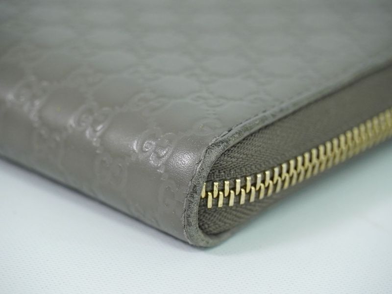 Authentic Gucci Shimmer Leather Round Zipper Long Wallet Long Wallet Gray