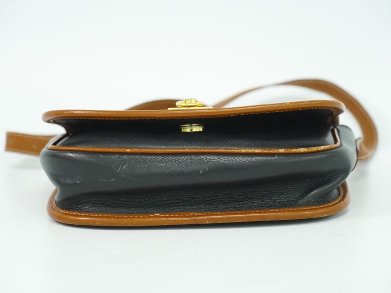 Authentic Celine Leather Shoulder Bag Pochette Black Bag Pre-owned [follow-up