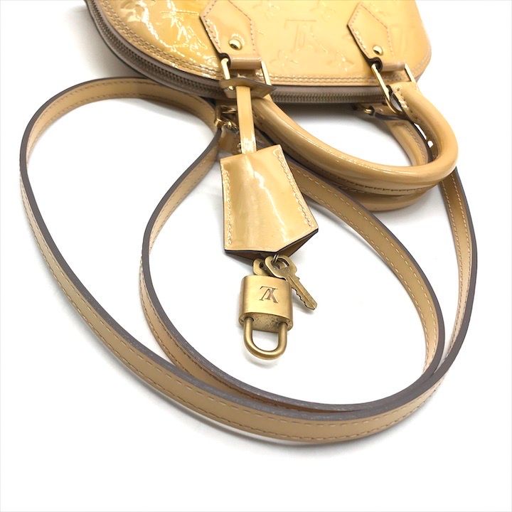 Louis Vuitton Vernis Alma BB Enamel 2-Way Shoulder Hand Bag Beige