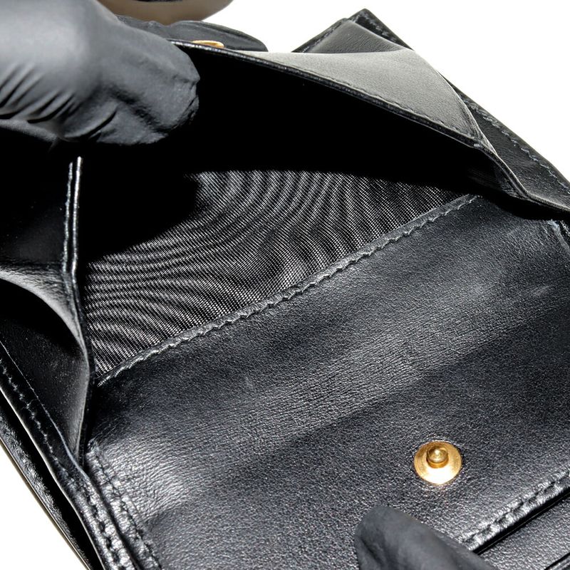 Prada Bifold Wallet With Coin Purse Vittelomove Triangle Compact Wallet Calf