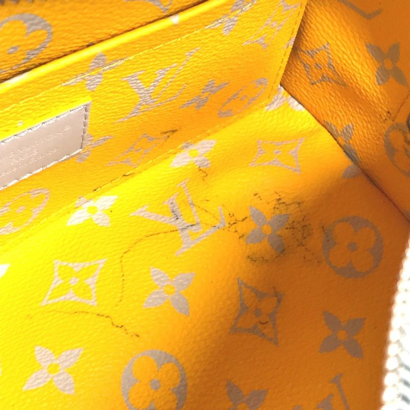 Louis Vuitton Second Bag Rocker Dop Kit M24536 Gray