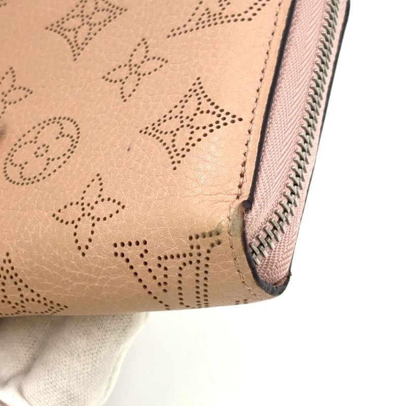 Louis Vuitton Zippy Wallet Mahina Magnolia Leather Light Pink Round Zipper Long