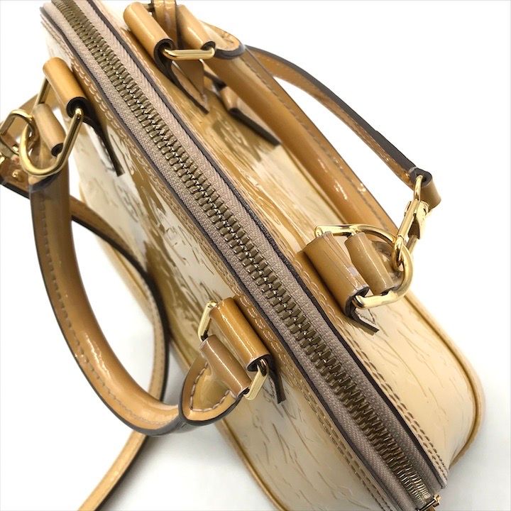 Louis Vuitton Vernis Alma BB Enamel 2-Way Shoulder Hand Bag Beige