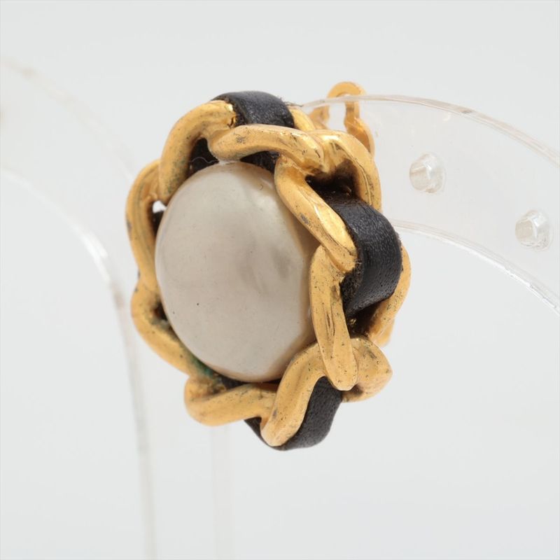Chanel 93A Earrings (one Side Only) GP X Faux Pearl X Leather Gold Made In