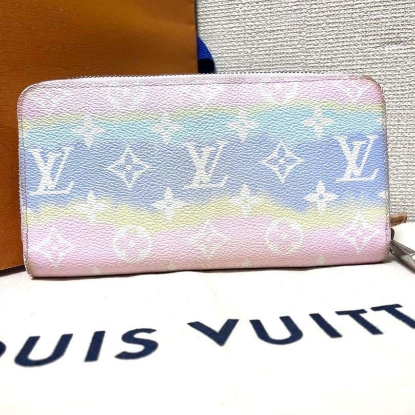 Louis Vuitton Monogram Giant Monogram Escale Zippy Wallet Pastel Sunrise Pink