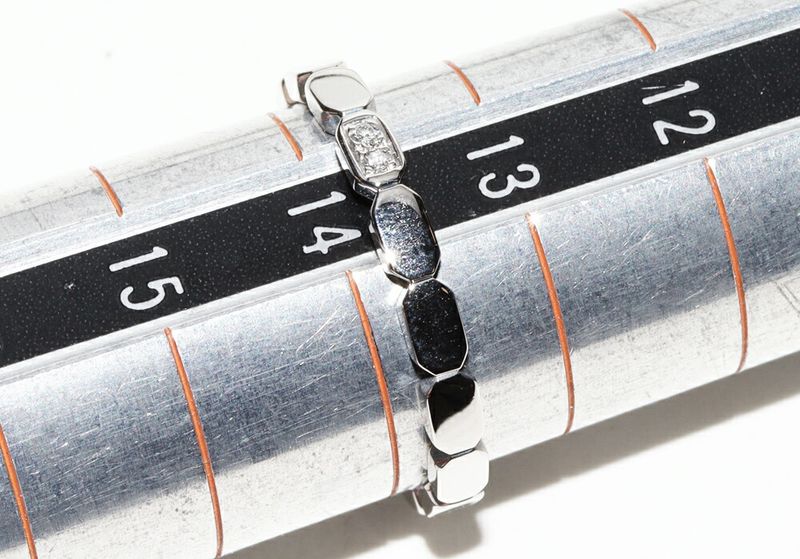 Chanel Pt950 Diamond 2P (approx 002ct) Première Promesse Wedding Ring J4003