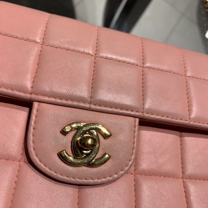 ◎ Authentic Chanel Chocolate Bar Matelasse Shoulder Bag Pink Lambskin Gold