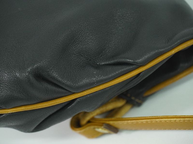 Authentic Celine Leather Shoulder Bag Pochette Black Bag Pre-owned [follow-up