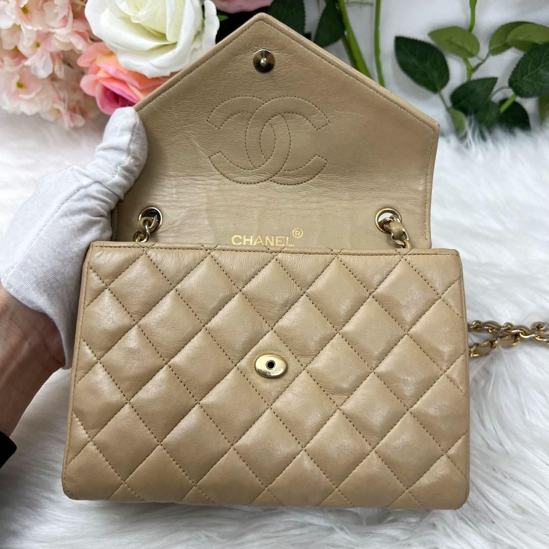 CHANEL Vintage Beige Lambskin Envelope Quilted Shoulder Bag Flap Chain