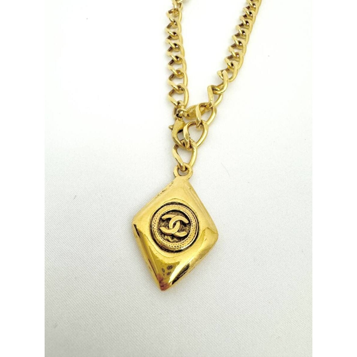 CHANEL CC Vintage 24K Necklace Choker Rhombus Logo Gold 93P