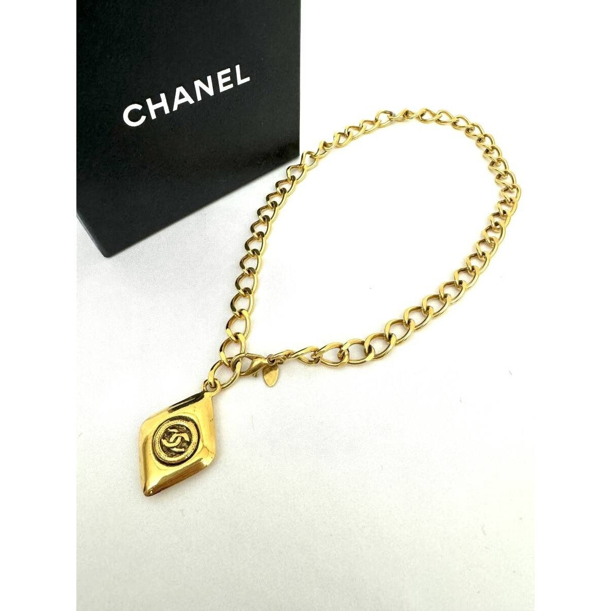 CHANEL CC Vintage 24K Necklace Choker Rhombus Logo Gold 93P