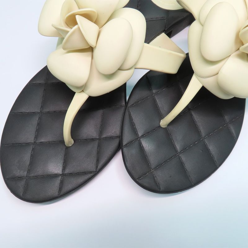 Chanel Camellia Beach Sandals Flat Heel 35 Black White Rubber Thong