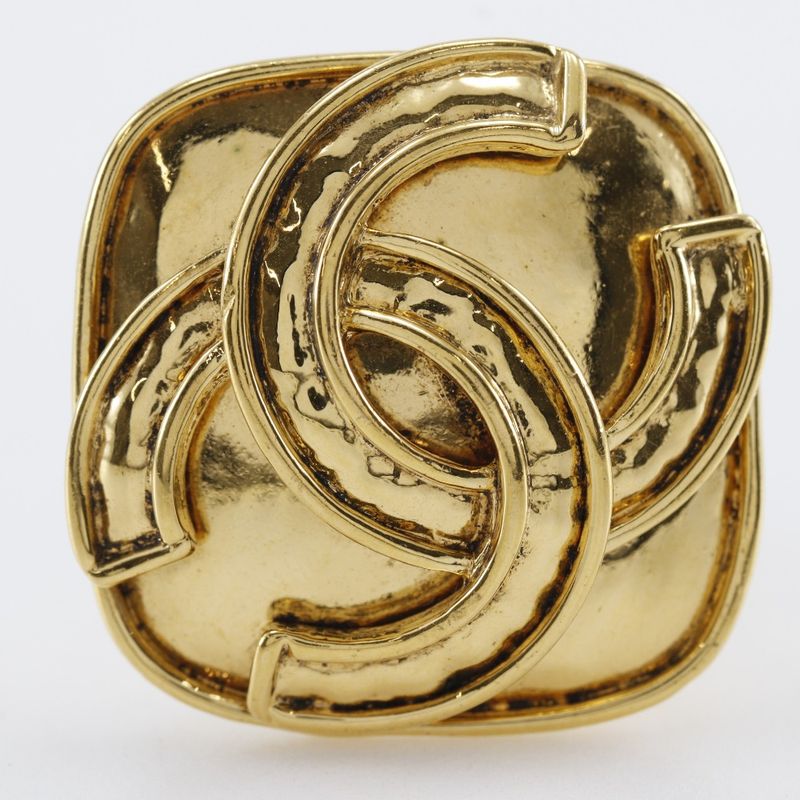 Chanel Coco Mark Vintage Gold Plated 94P Ladies 24g Earring