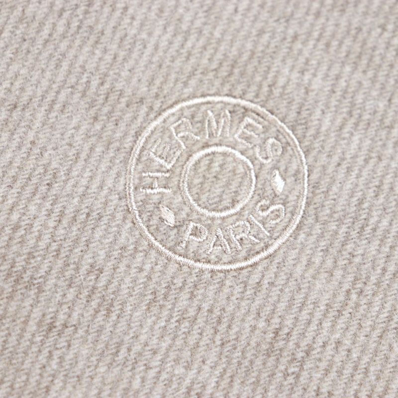  Hermes Circuit 24 100% Cashmere Chaine D'ancre Serie Button Embroidery