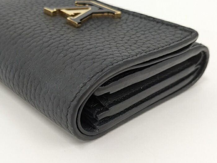 Louis Vuitton Porte Feuille Capucines Bifold Wallet Navy M62157