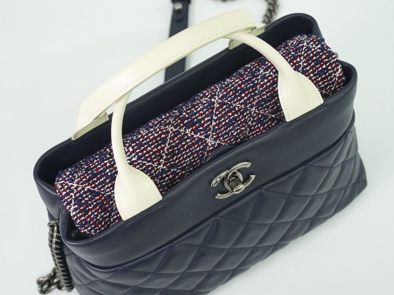 Authentic Chanel Coco Mark Matelasse 2WAY Shoulder Bag Handbag Pochette Leather