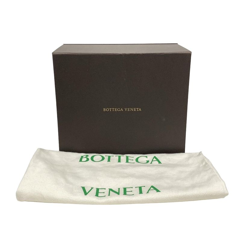 Bottega Veneta Shoulder Bag The Valve Beige Drawstring Shape / Detachable Strap