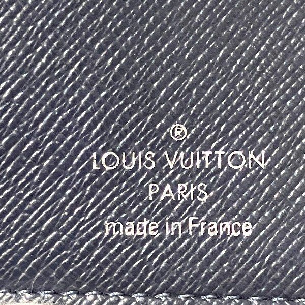 Louis Vuitton Taiga Portefeuille Brazza M30161 Hawaiian Print Bifold Wallet For