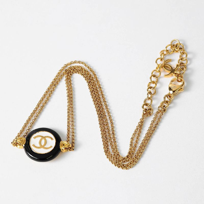 Chanel Necklace Choker Gold