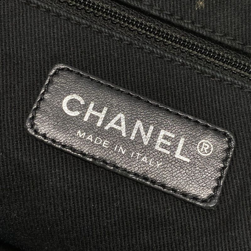 Chanel Tote Bag Matelasse Black Silver Hardware / Chain Shoulder