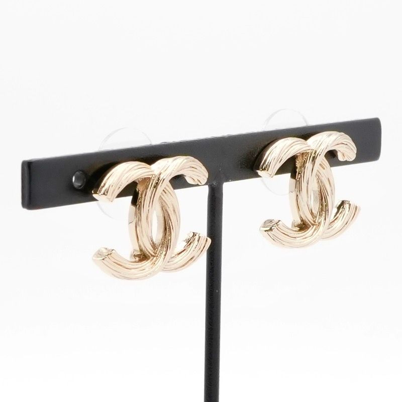 Chanel Earrings Earring Gold Here Mark