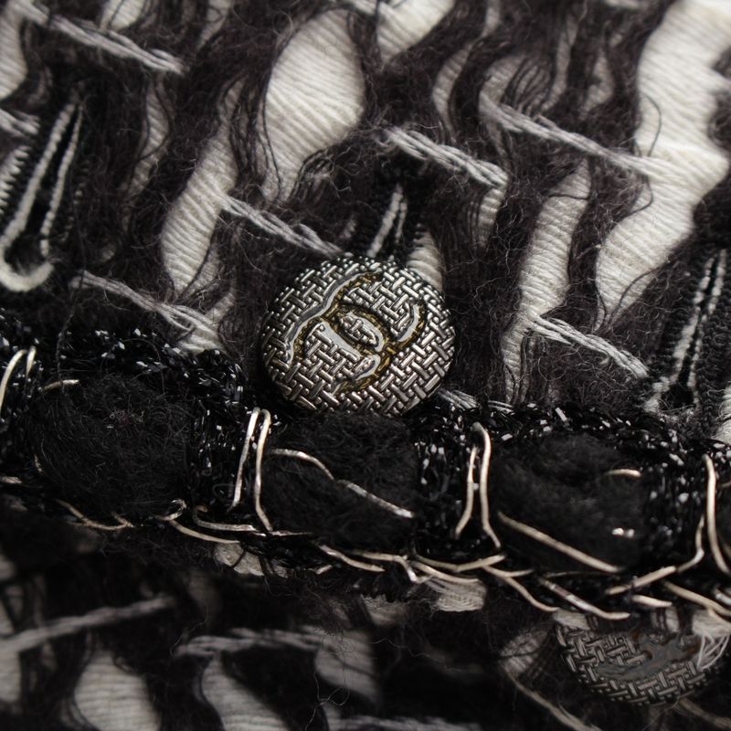 Chanel Wool Coco Mark Trimmed Collarless Jacket P39053 Black And White 34