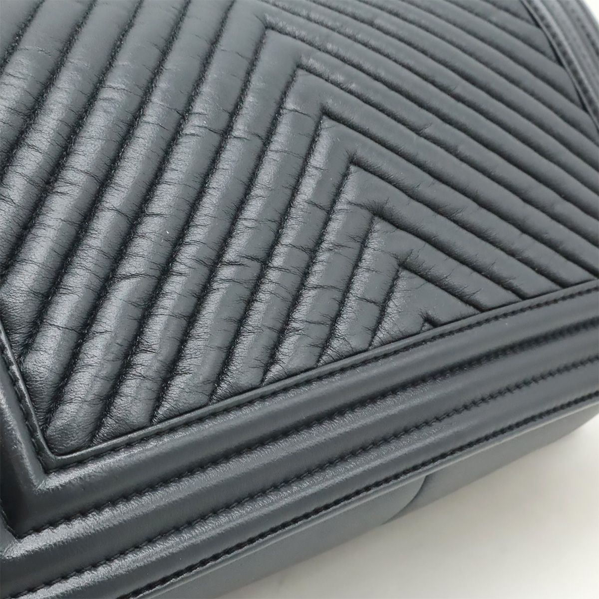 Chanel Boy Chanel 25 V Stitching Coco Mark Chain Shoulder Shoulder Bag Crossbody