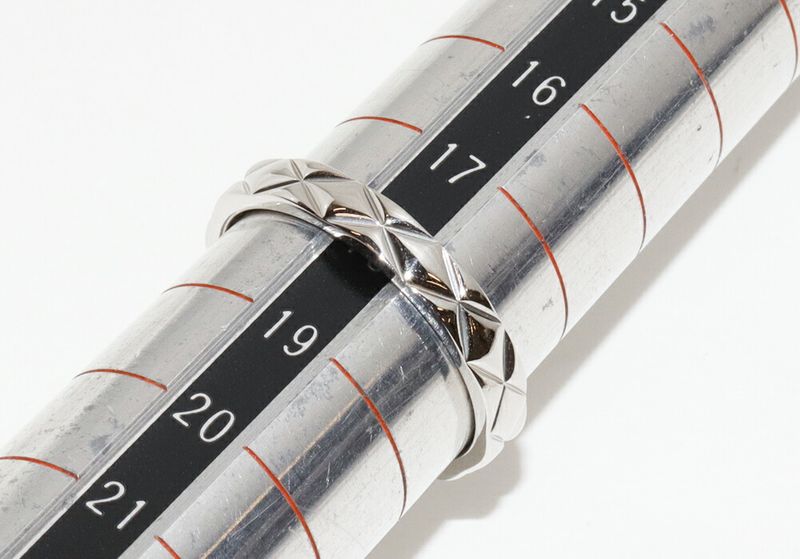Chanel Pt950 Matelasse Ring Medium Model