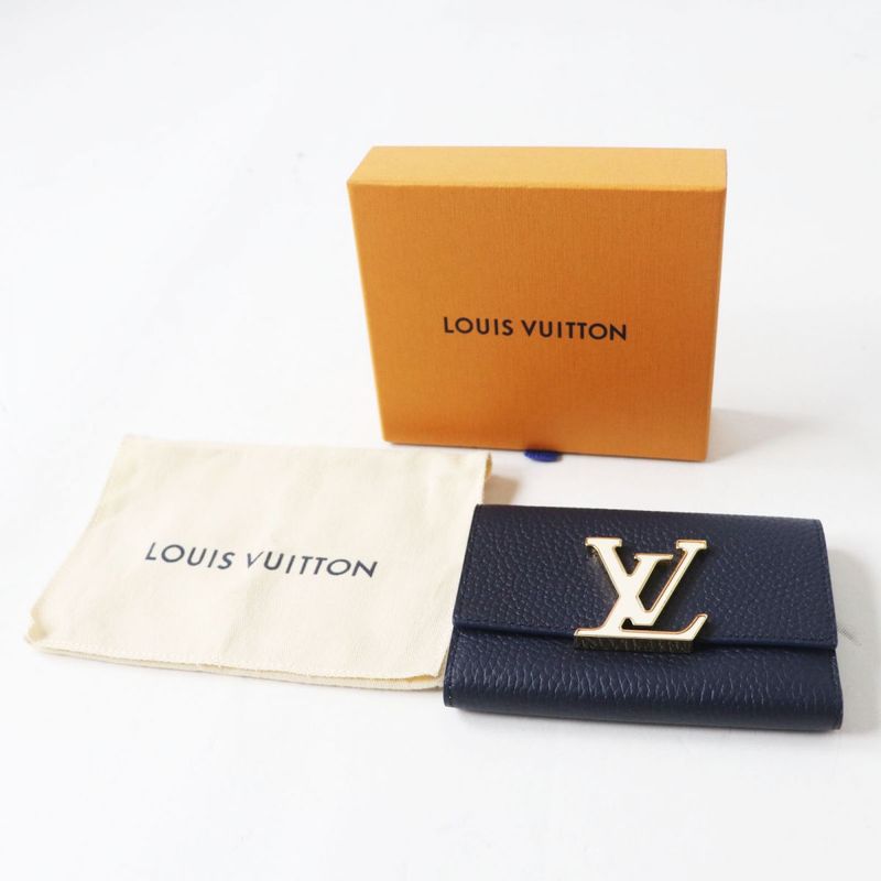 LV Louis Vuitton M82046 Ladies Portefeuille Capucines Compact Wallet