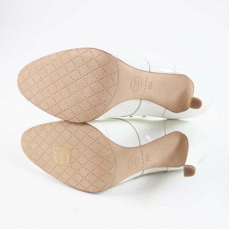 CHANEL 17A G33057 Lace-up Patent Leather Booties With Coco Mark White Gold