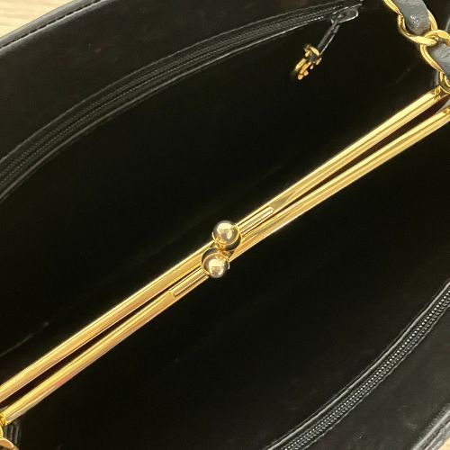 Chanel Handbag Lamb Leather Lamb Leather Clasp V-stitching Black