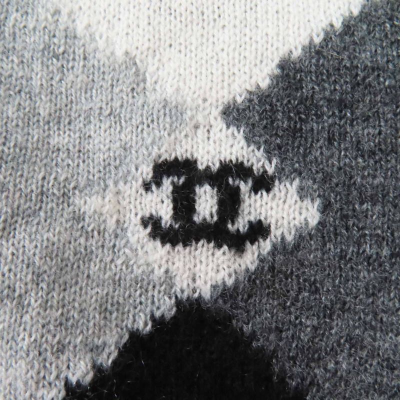 CHANEL P71459 100% Cashmere With Coco Mark Plate Coco Mark Diamond Pattern