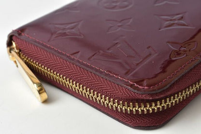 Louis Vuitton Wallet Louis Vuitton Round Zipper Vernis Rouge Fauviste M91536