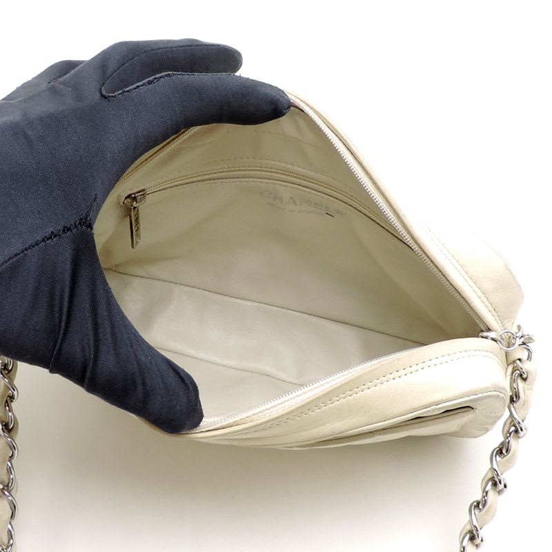 Chanel Chanel Shoulder Quilted Chain Lambskin White Bag