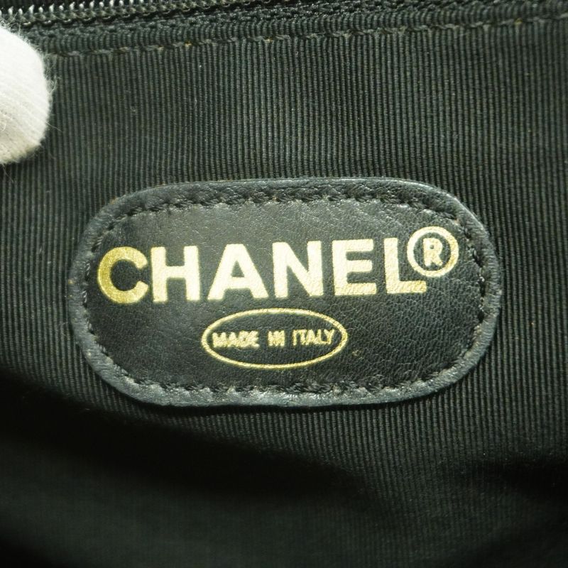 Chanel Handbag Caviar Skin Black Gold Hardware Chain Ladies